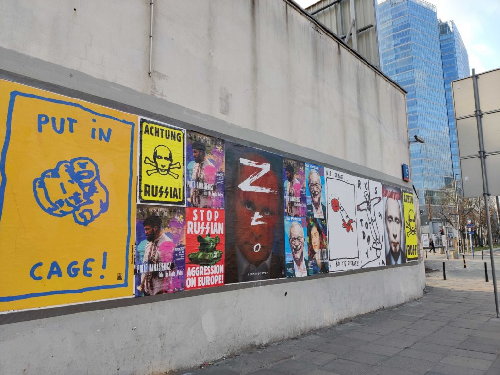 Street art about Ukranian war in Warsaw
